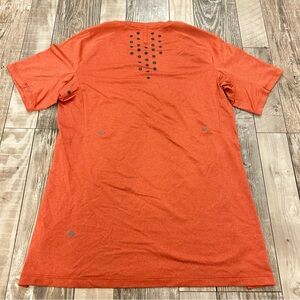 Men's Lululemon Short Sleeve Shirt